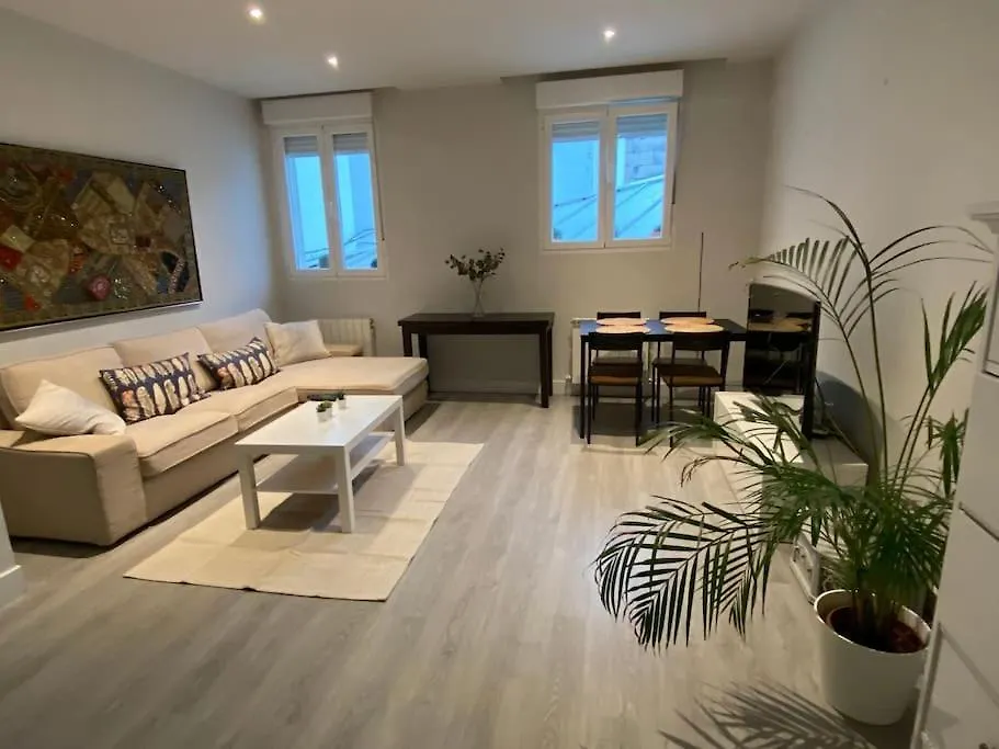 Centrico Y Moderno Apartamento En ビルバオ